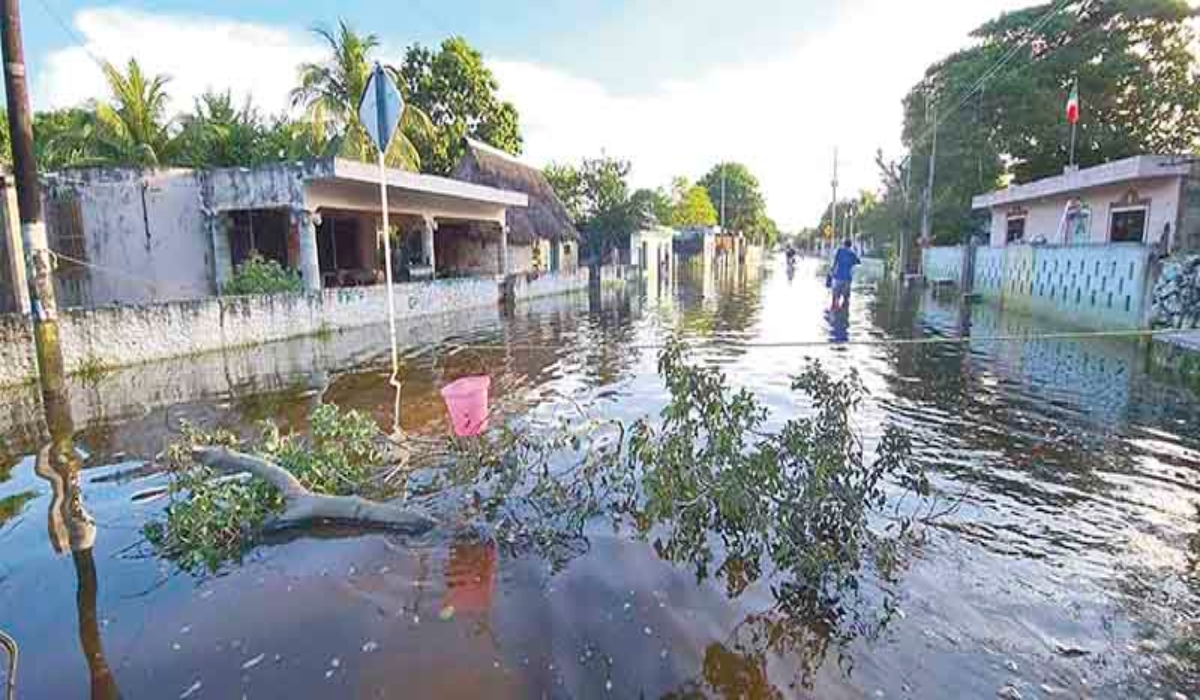 Las principales calles del municipio se encuentran bajo el agua. Foto: Ramón Reyna Fernández.