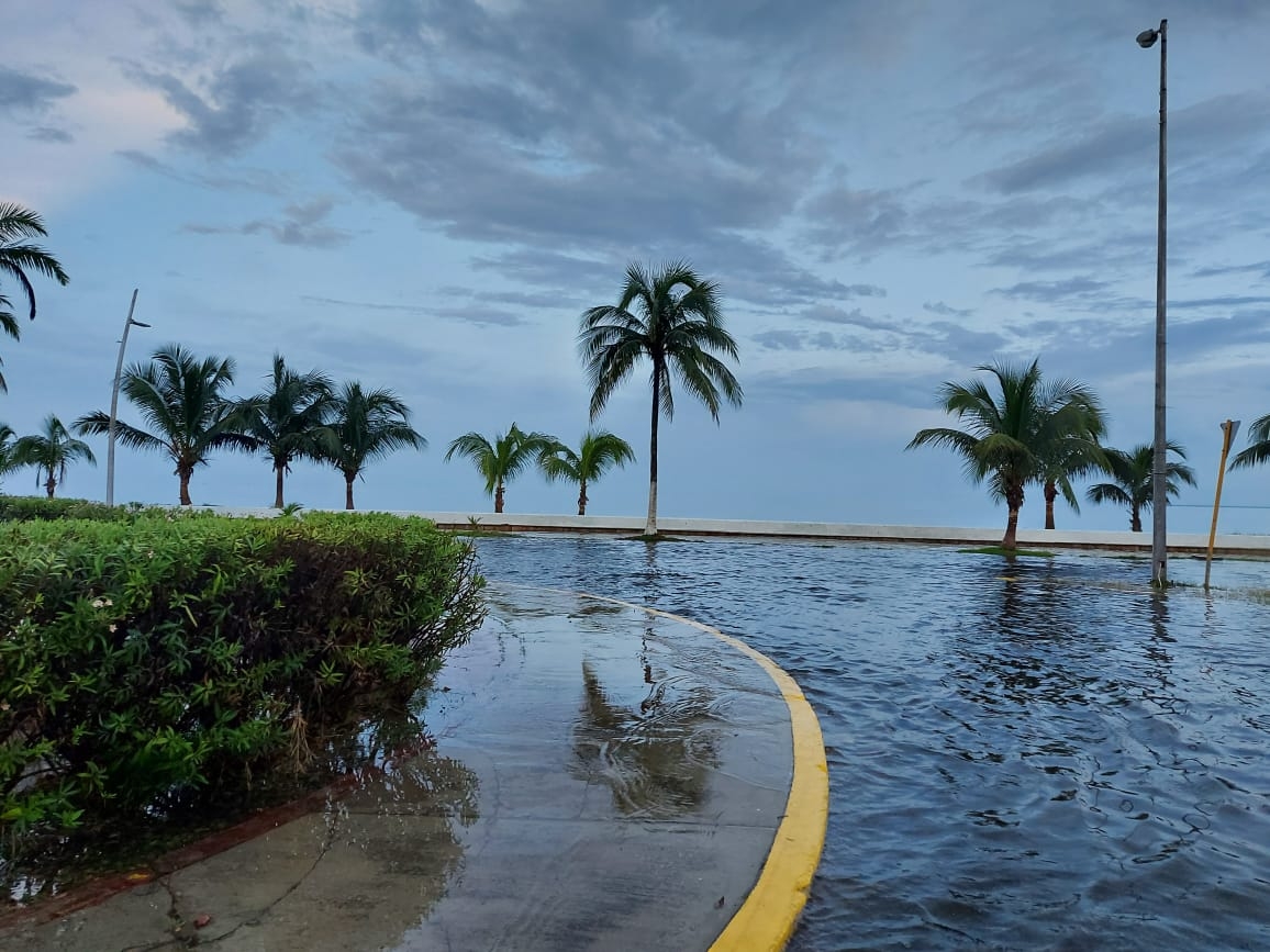 Inician trabajos de desazolve en calles de Chetumal