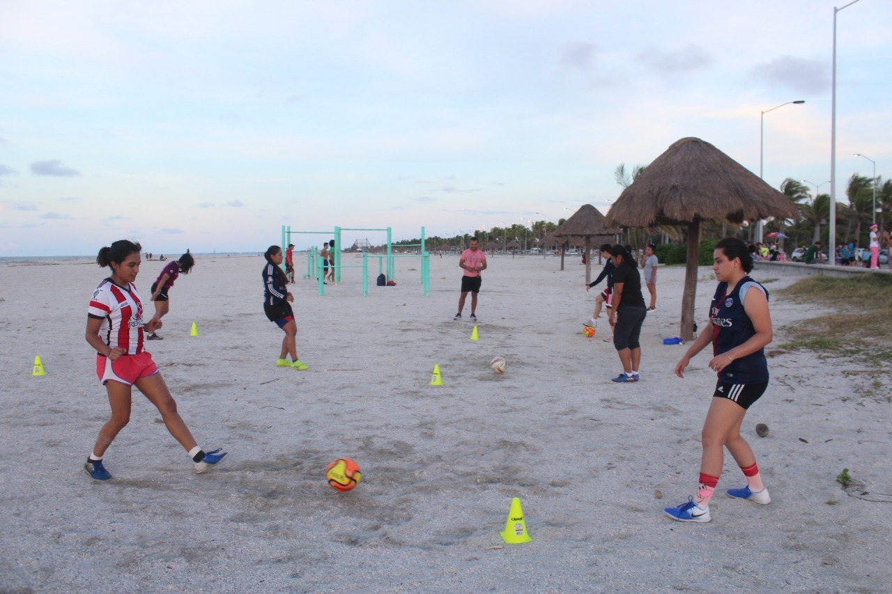 Inician entrenamientos rumbo a la Liga Mayor Femenil en Ciudad del Carmen