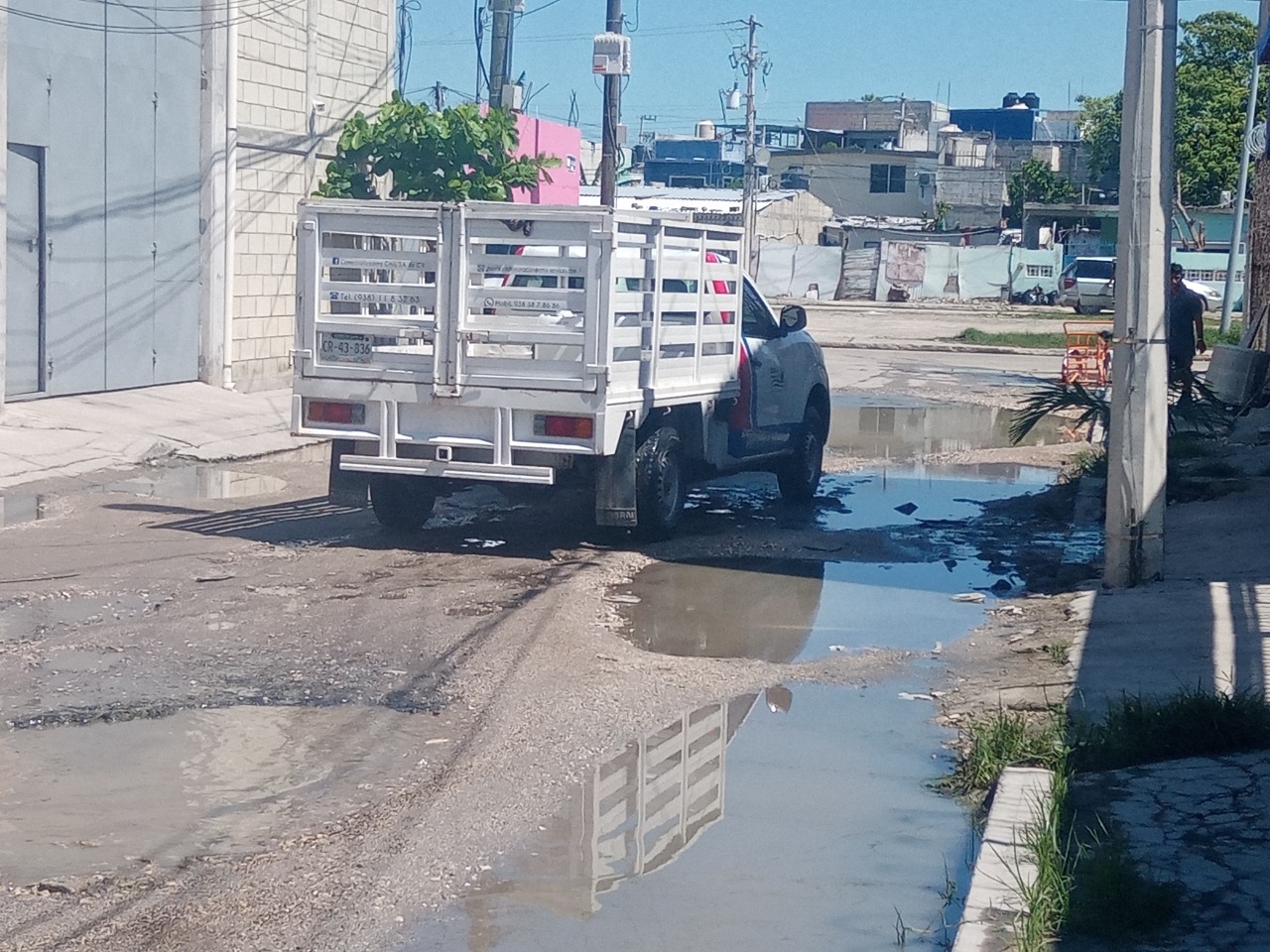 Vecinos hartos de baches y promesas incumplidas en Ciudad del Carmen