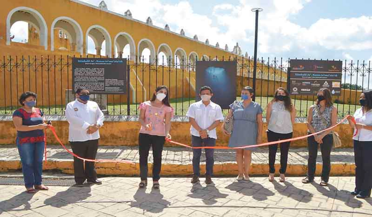 Inauguran exposición fotográfica de cenotes en Izamal