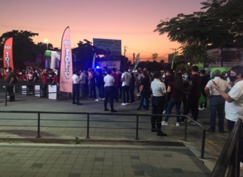 Reapertura de estadio en Culiacán: sin cubrebocas, exceso de alcohol y aglomeraciones (VIDEO)