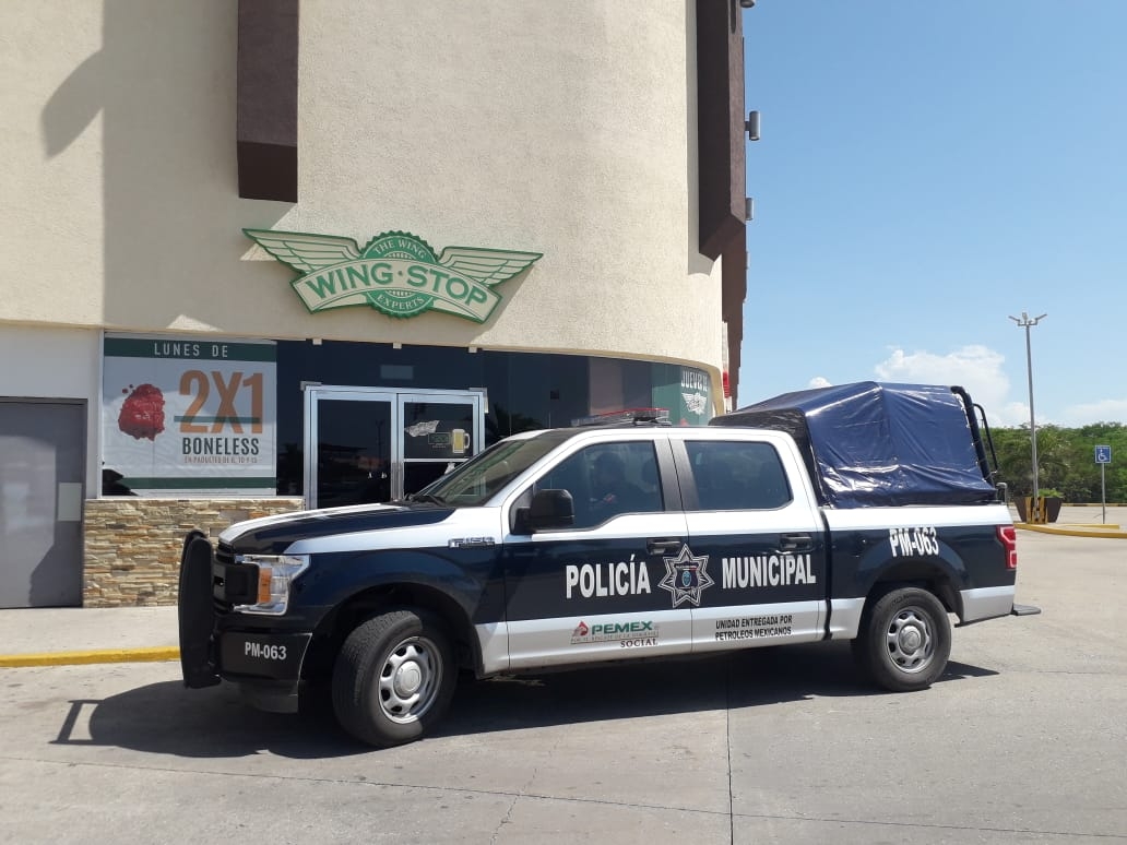 Movilización policiaca por 'robo' en una plaza comercial de Ciudad del Carmen