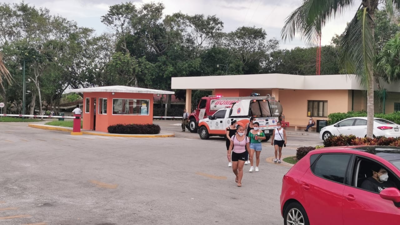 Presunta explosión en el Hotel Barceló en Playa del Carmen, dejó dos heridos: Bomberos