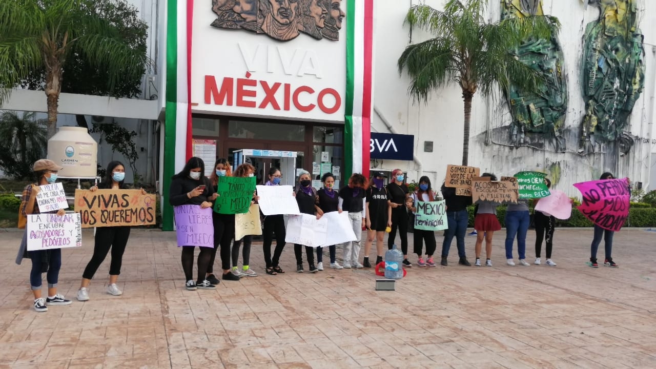 Feministas desmienten a diputados de Campeche; no se reunieron con ellos