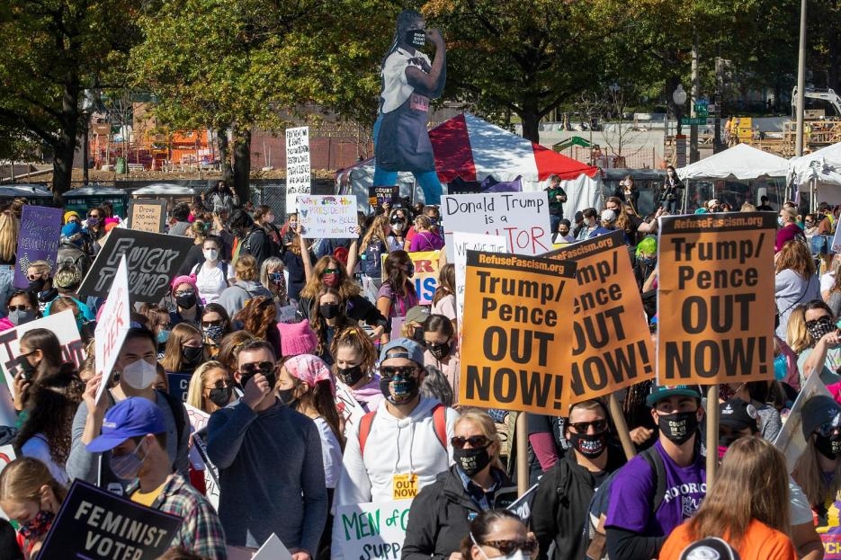 En medio de su proceso de reelección, miles de mujeres marchan contra Trump (FOTOS)