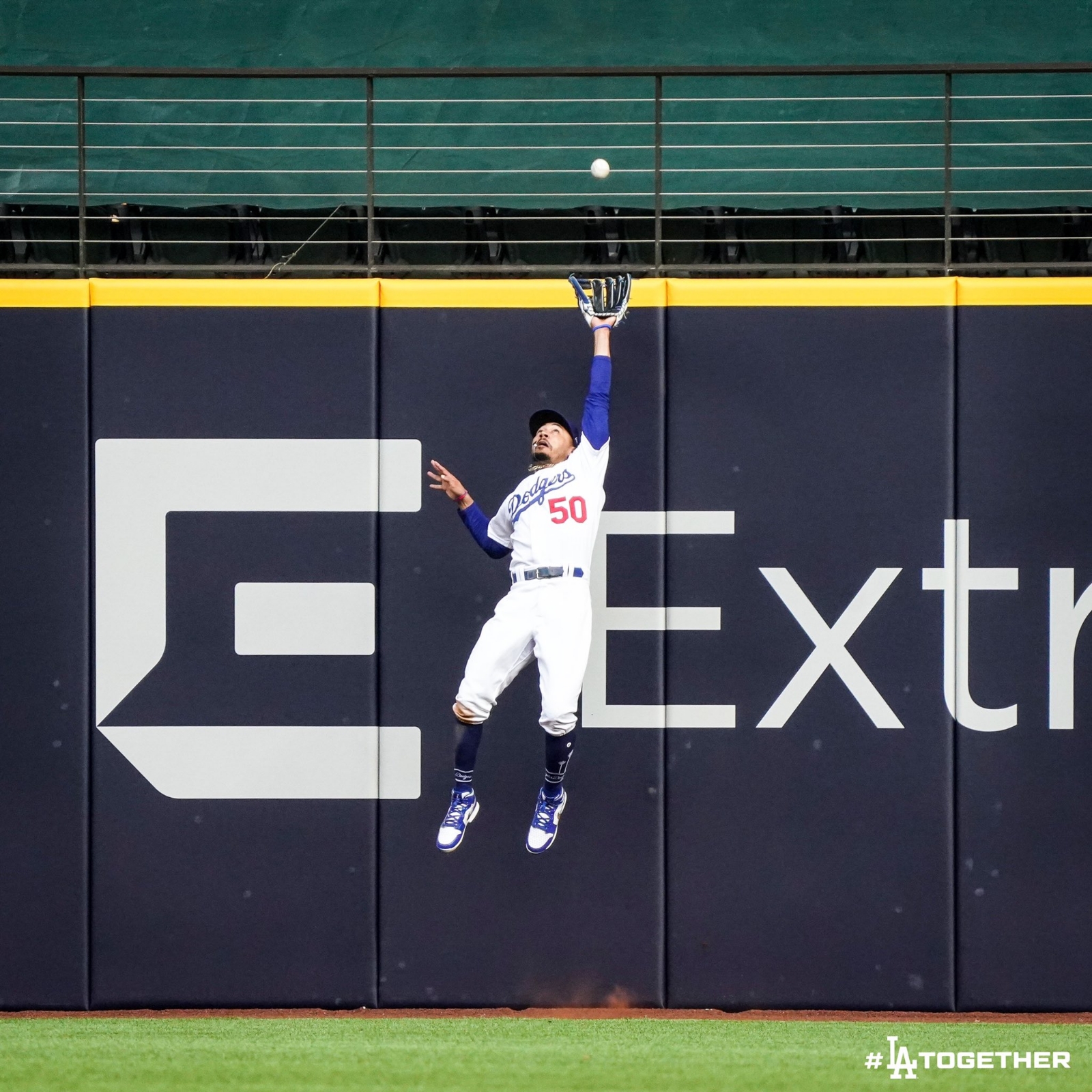 Los californianos evitaron por segunda vez en menos de 24 horas su eliminación de la Serie de Campeonato de la Liga Nacional Foto: LA Dodgers