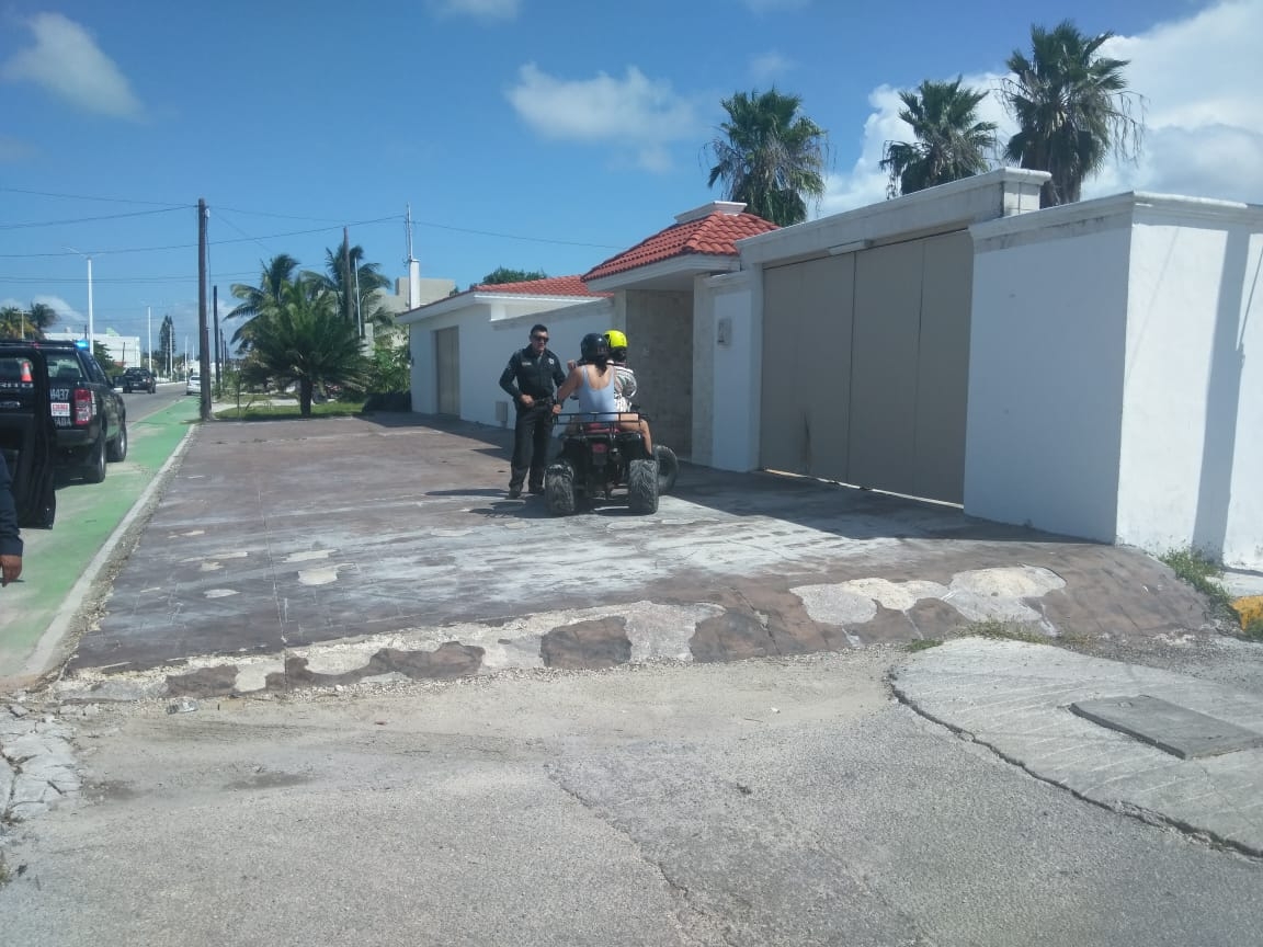 Oficiales de la Policía uniformada llegaron al lugar del percance vial para el respectivo peritaje. Foto: Julio Jiménez