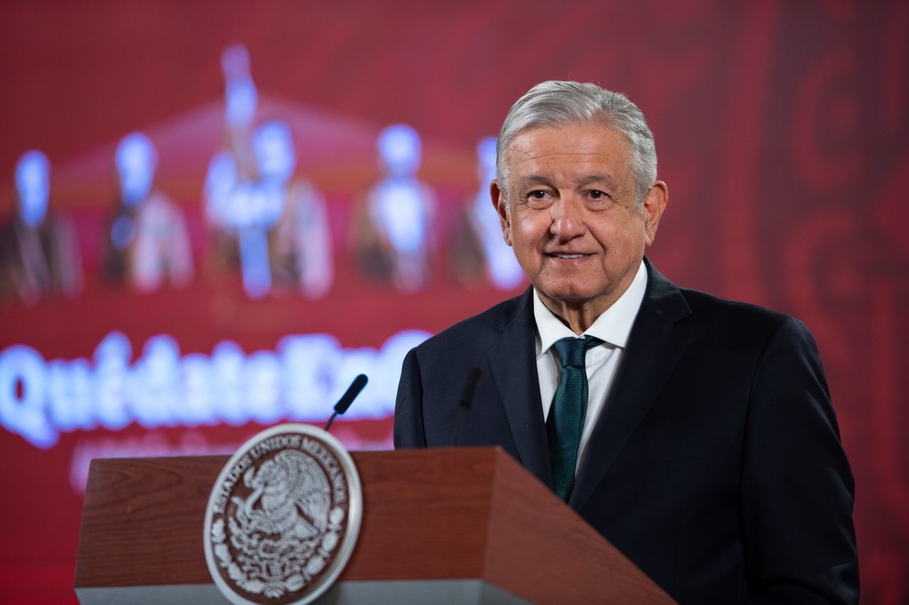 'A lo mejor lo convenzo de que me siga ayudando': AMLO sobre salida Durazo