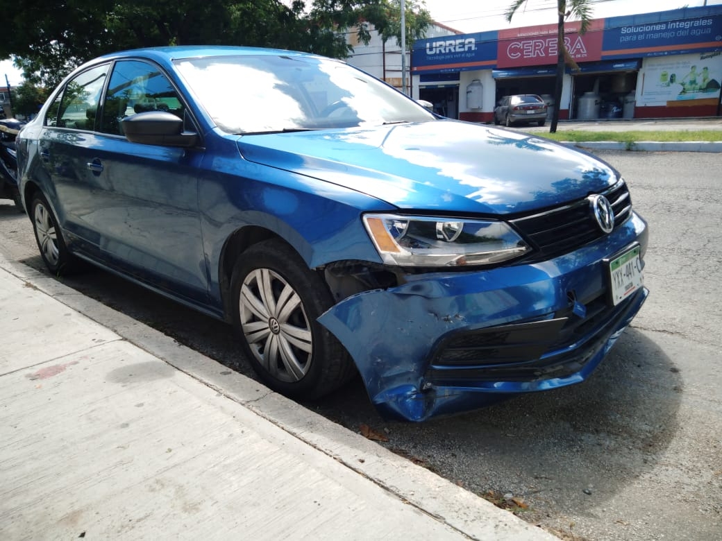 El imprudente conductor no respetó la señal de alto. Foto: Fernando Poó Hurtado