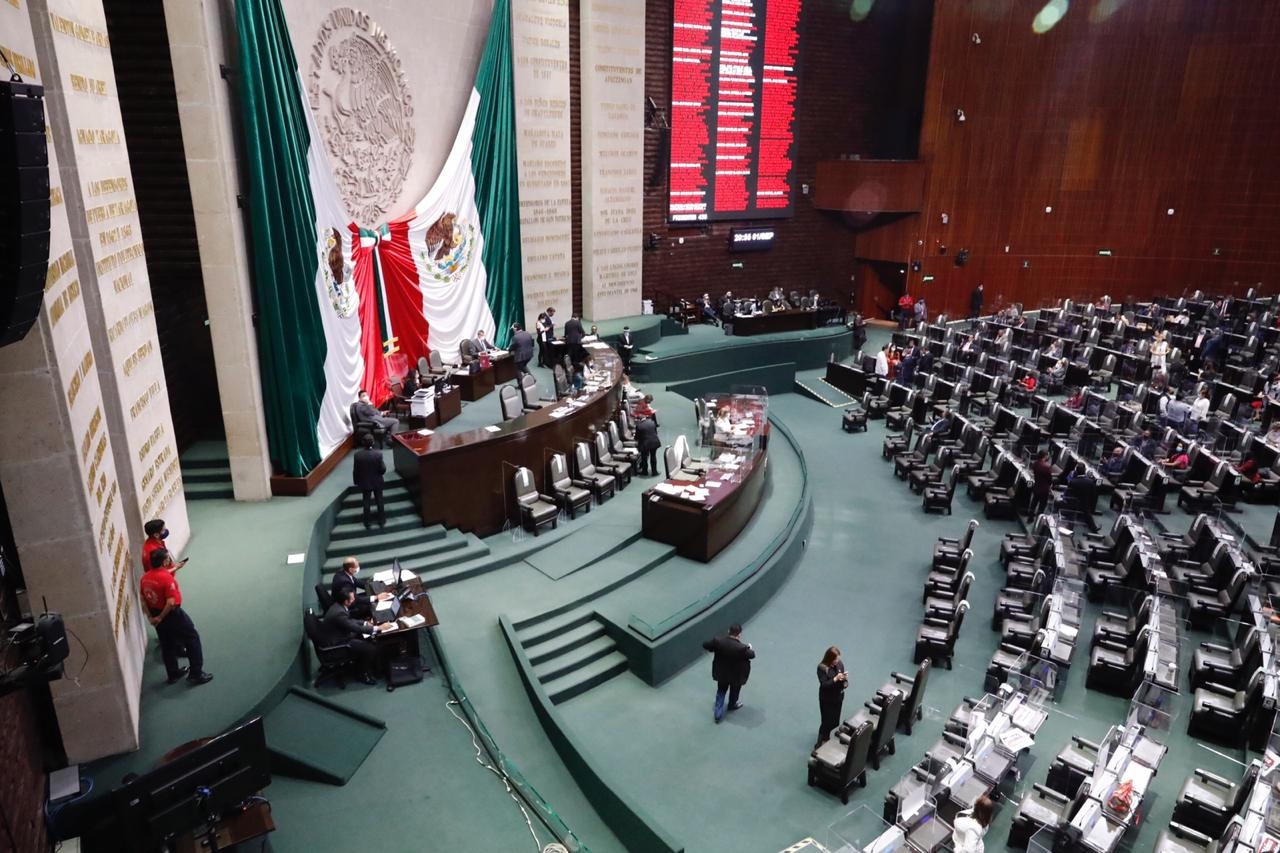 El pleno de la Cámara de Diputados discuten el  proyecto de reforma en materia eléctrica