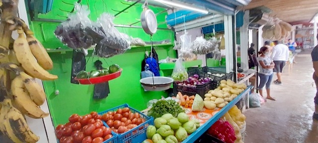 Aumentan precios de los ingredientes para pibipollos en el mercado de Champotón