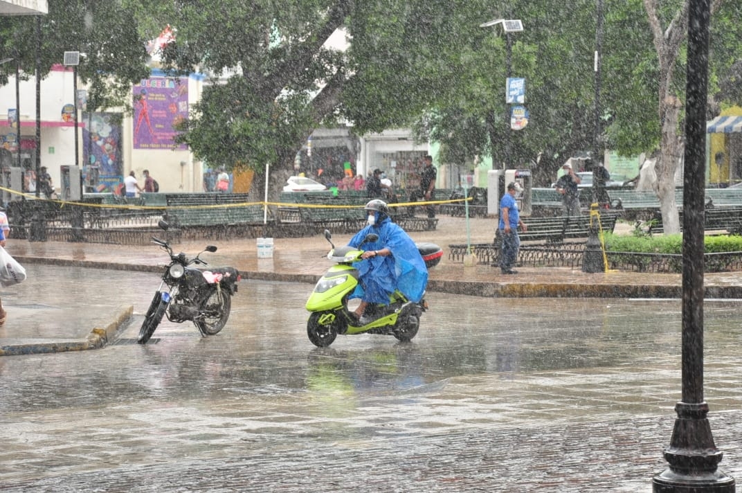 Las lluvias se acompañarán de descargas eléctricas, pero también habrá ambiente caluroso. Foto: Víctor Gijón