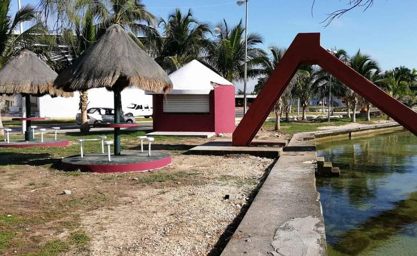 Remodelación de parques viola la Ley de Imagen Institucional en Chetumal, acusan