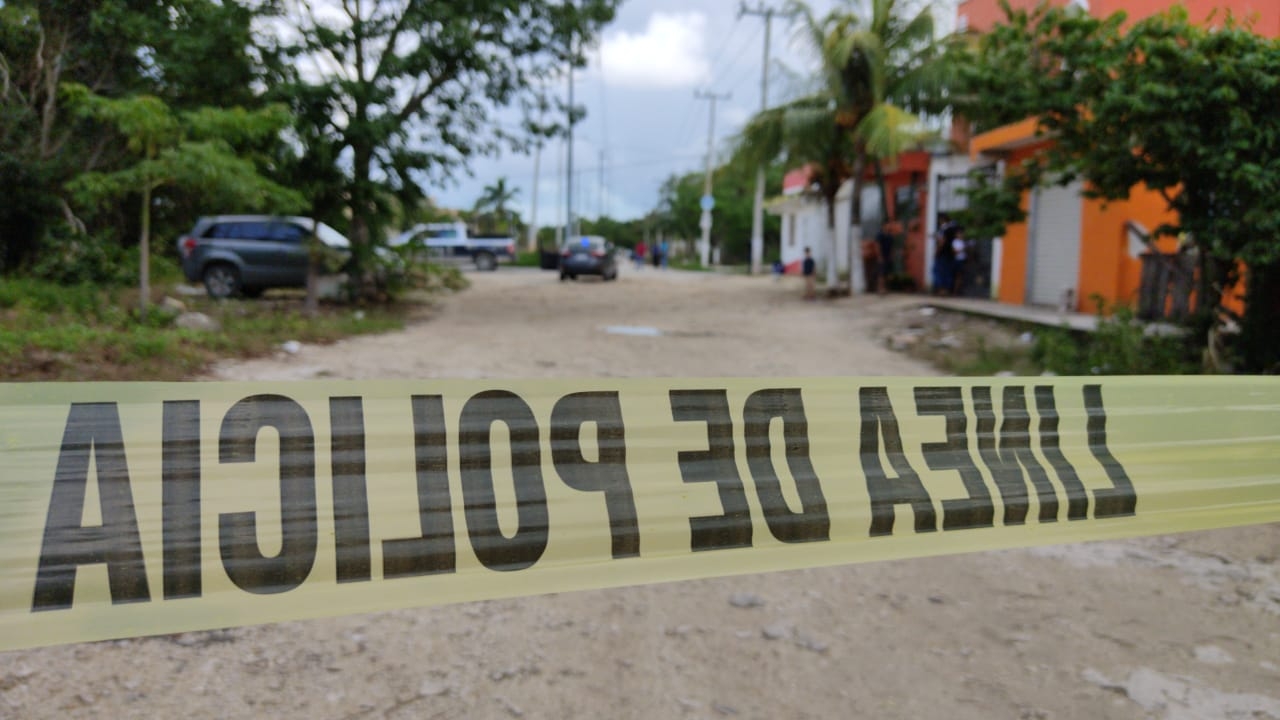 Hallan cuerpo embolsado en la Región 215 de Cancún