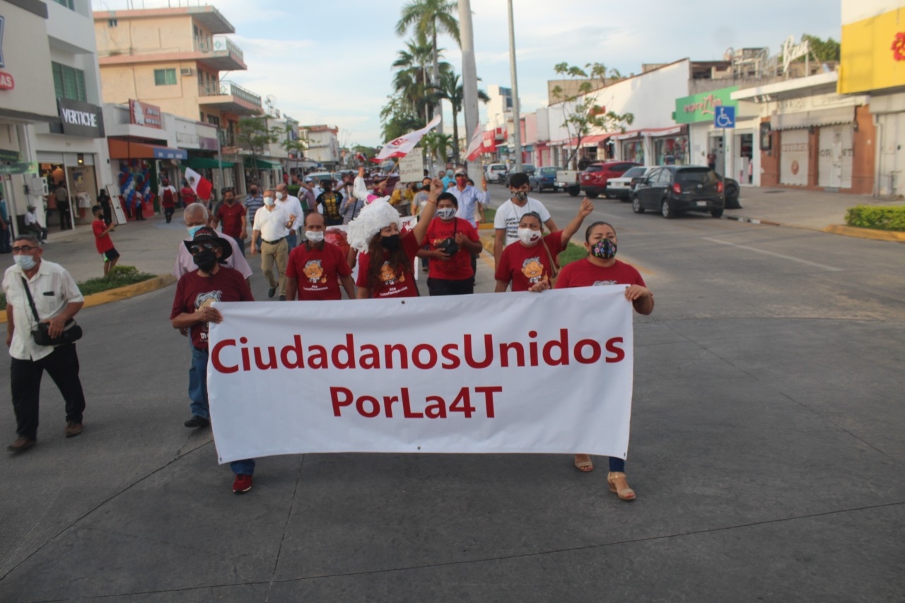 Marchan en Chetumal para apoyar a López Obrador