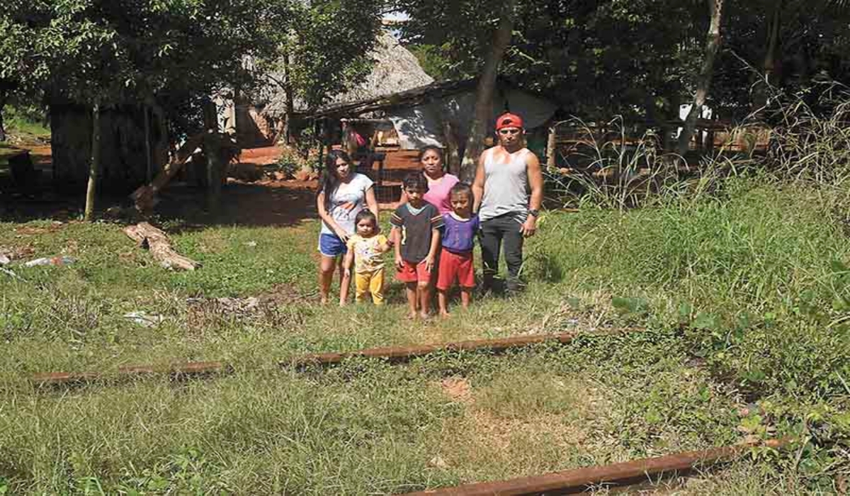 Walter Eduardo solicita que se le entregue una cantidad similar a la que invirtió en construir su casa, que le costó 11 años de trabajo. Fotos: Cuahtémoc Moreno.