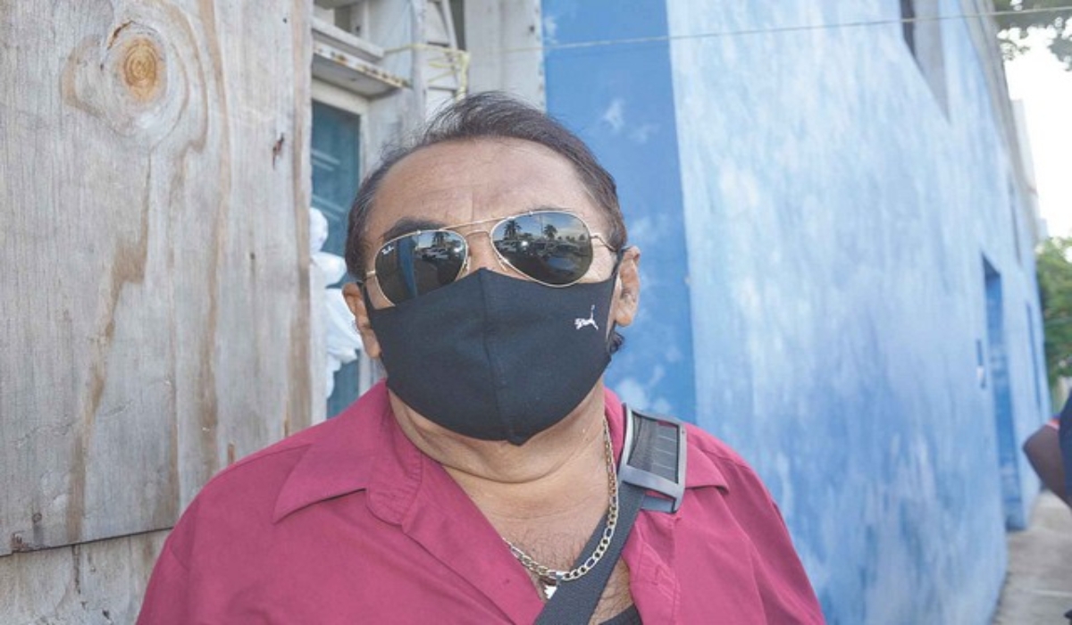 El delegado José Gómez Valladares expresó que están pendientes de estos trabajos que beneficiarán a albañiles y tuberos. Foto: Fernando Kantún.