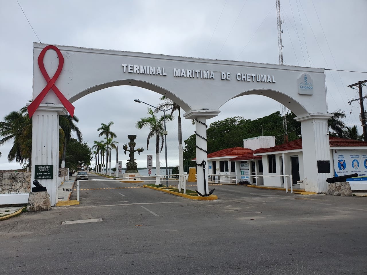 Se izó la bandera roja y se cerró el puerto a las 07:00 horas de este lunes. Foto: Gabriel E. Manzanilla