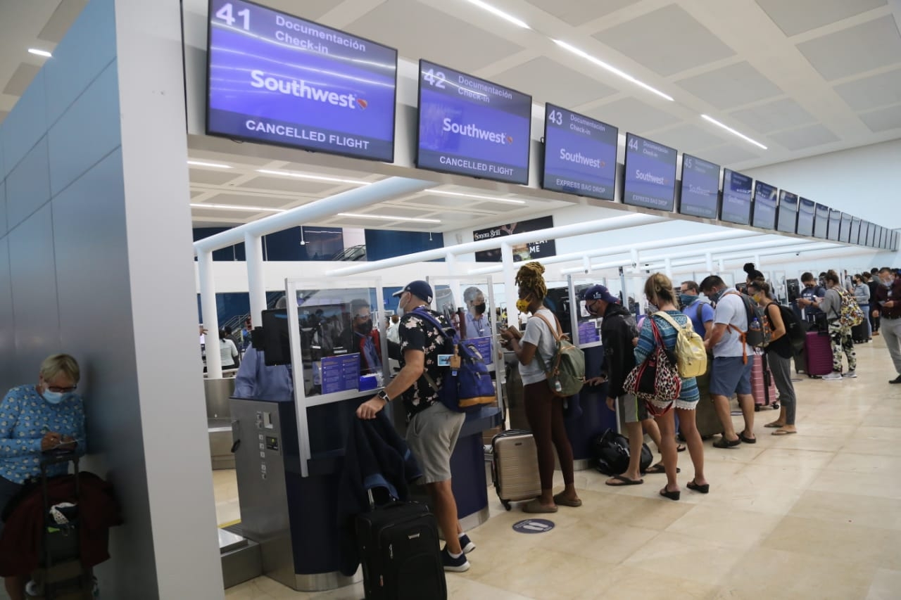 Solo la  aerolínea Southwest suspendió sus vuelos a San Luis Missouri a las 14:25 horas. Foto: Erick Marfil