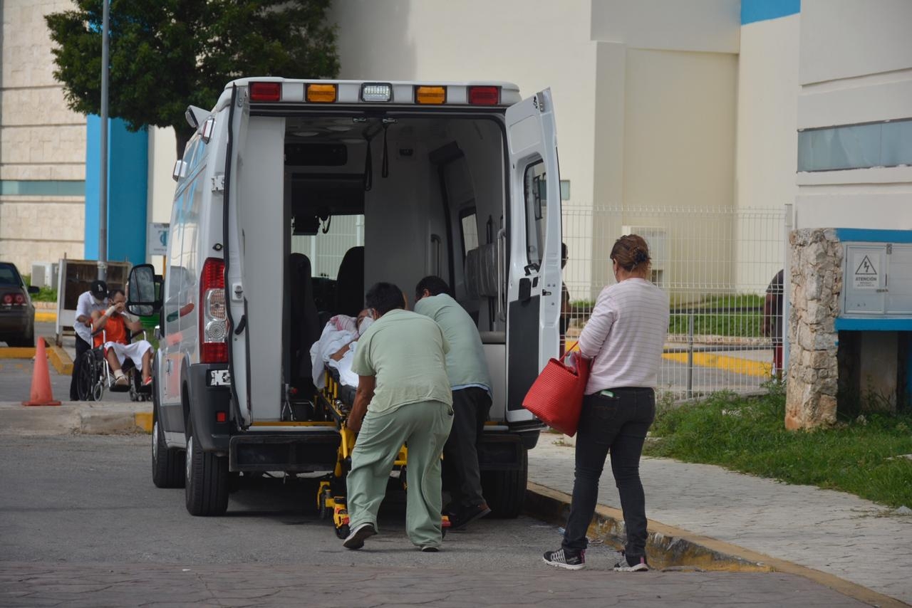 La consulta externa será suspendida a partir de las 14:00 horas de este lunes. Foto: Mario Hernández