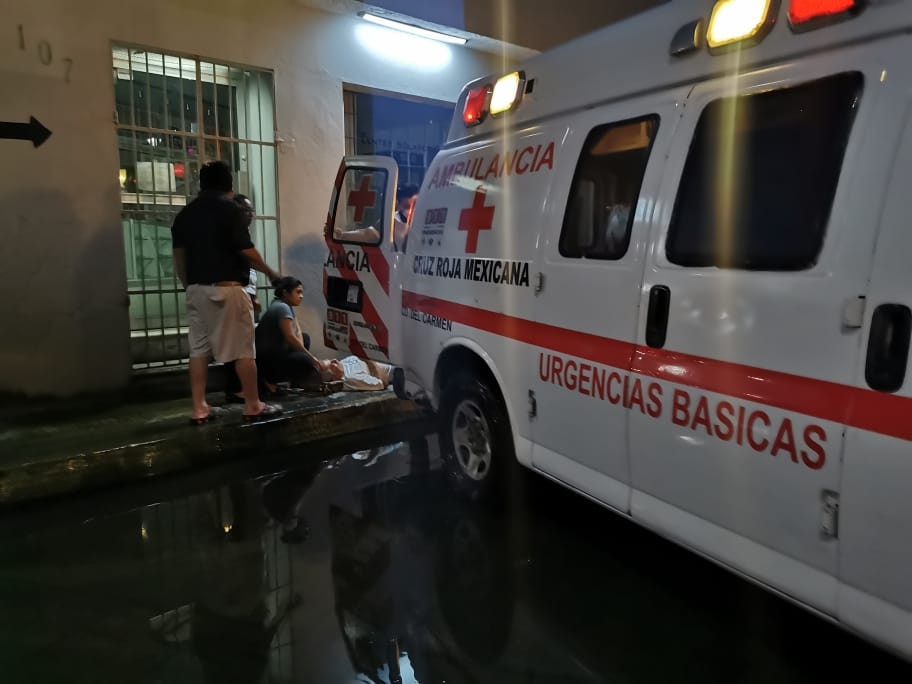 Abuelito sufre fuerte golpe en la cabeza en Ciudad del Carmen