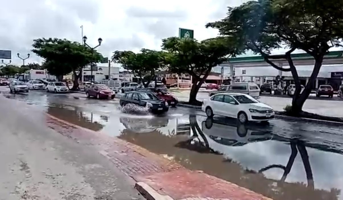 Persisten encharcamientos en las vialidades ubicadas al norte de Mérida. Fotos: Guillermo Castillo.