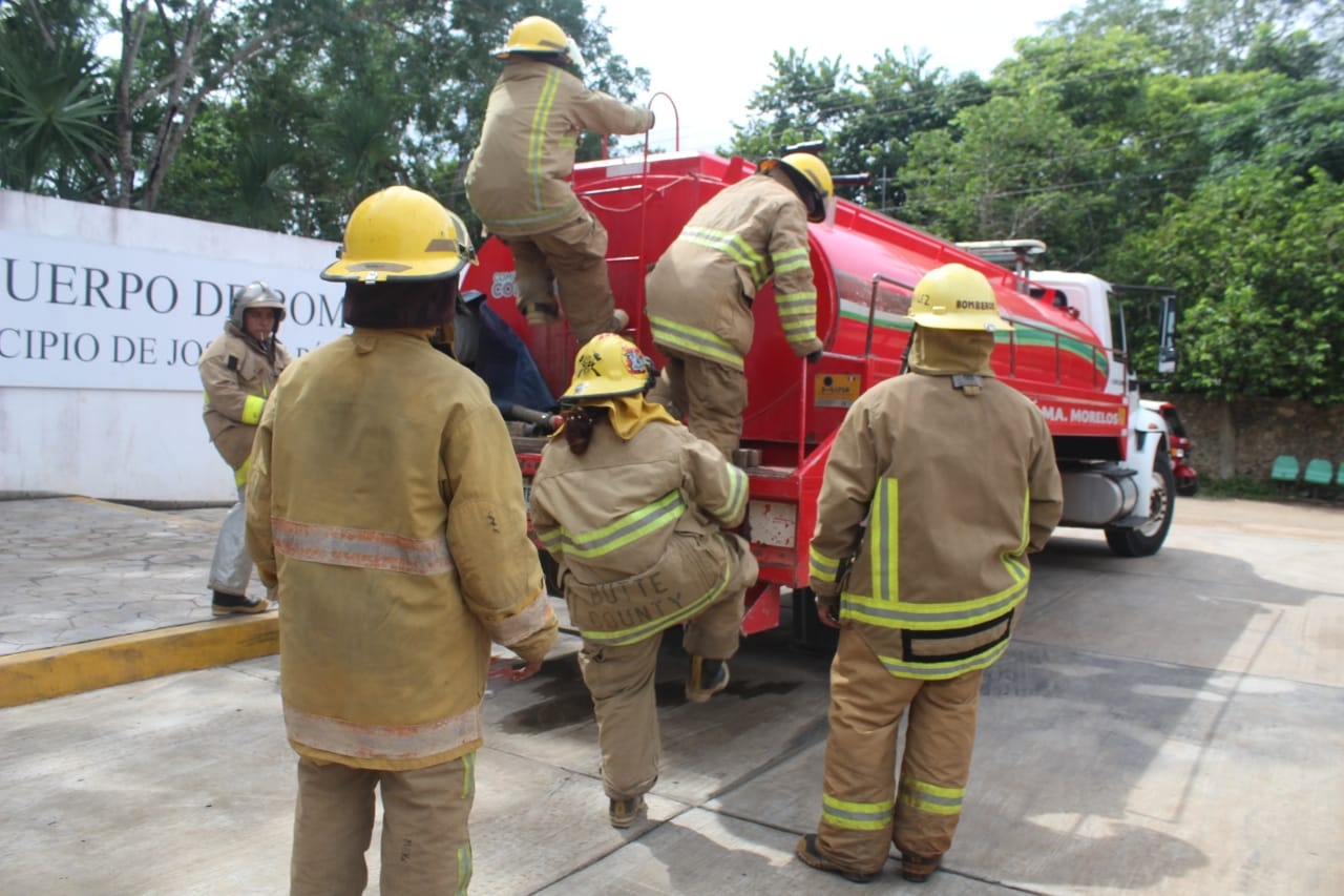 Bomberos se alistan para llegada de Zeta a José María Morelos