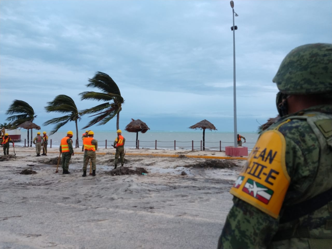 También estuvieron acompañados de elementos de la Guardia Nacional. Foto: Jazmín Rodríguez