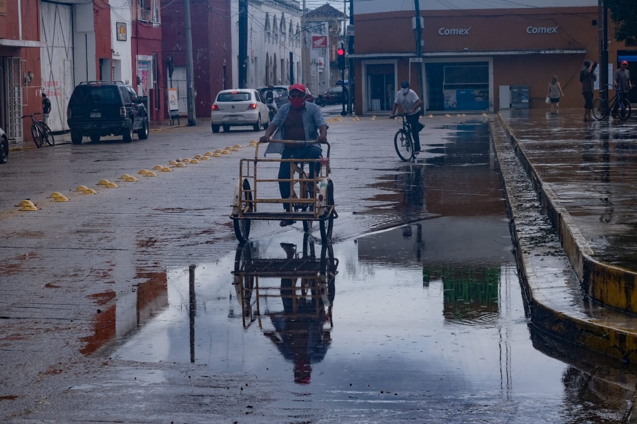 Tormenta Tropical Zeta avanza sobre Yucatán