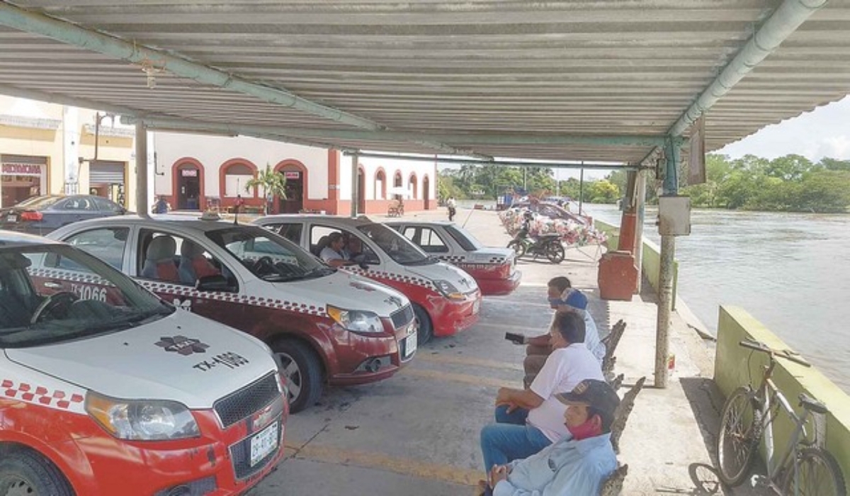 Los taxistas locales solicitaron reunirse con sus homólogos de Jonuta para revisar el convenio existente. Foto: Julio Gutiérrez.