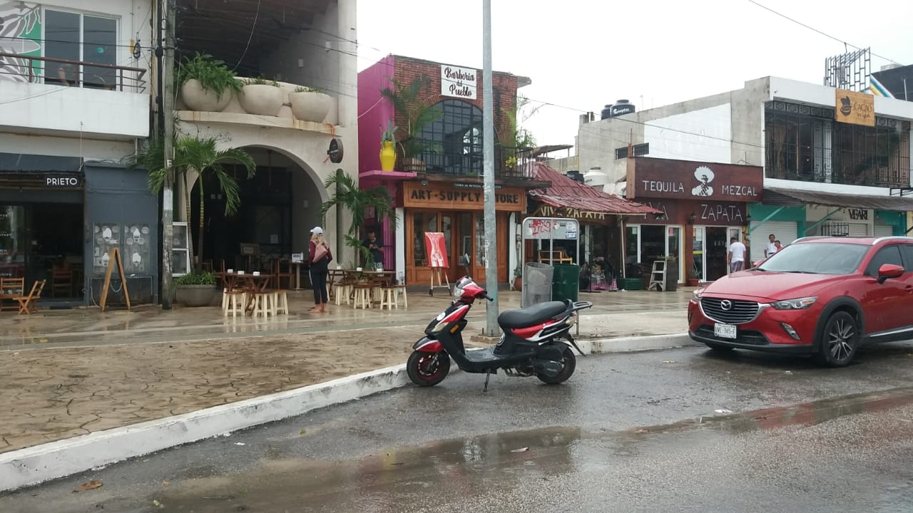 A pesar de las lluvias, restaurantes se pudo ver con presencia de turistas pese a las lluvias. Foto: Miguel Améndola