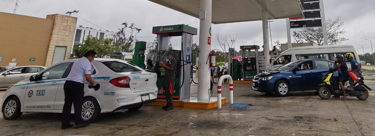 Gasolineras retoman el servicio en Playa del Carmen tras Zeta