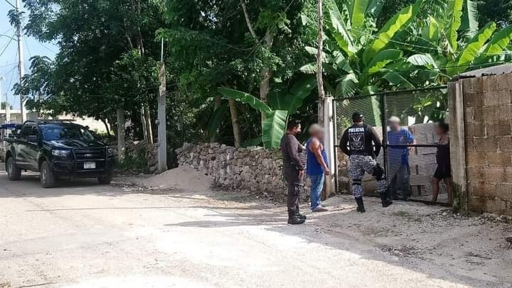 Durante la visita de los oficiales estos trataron de dialogar con la
mujer quien se rehusó a conciliar. Foto: Por Esto!