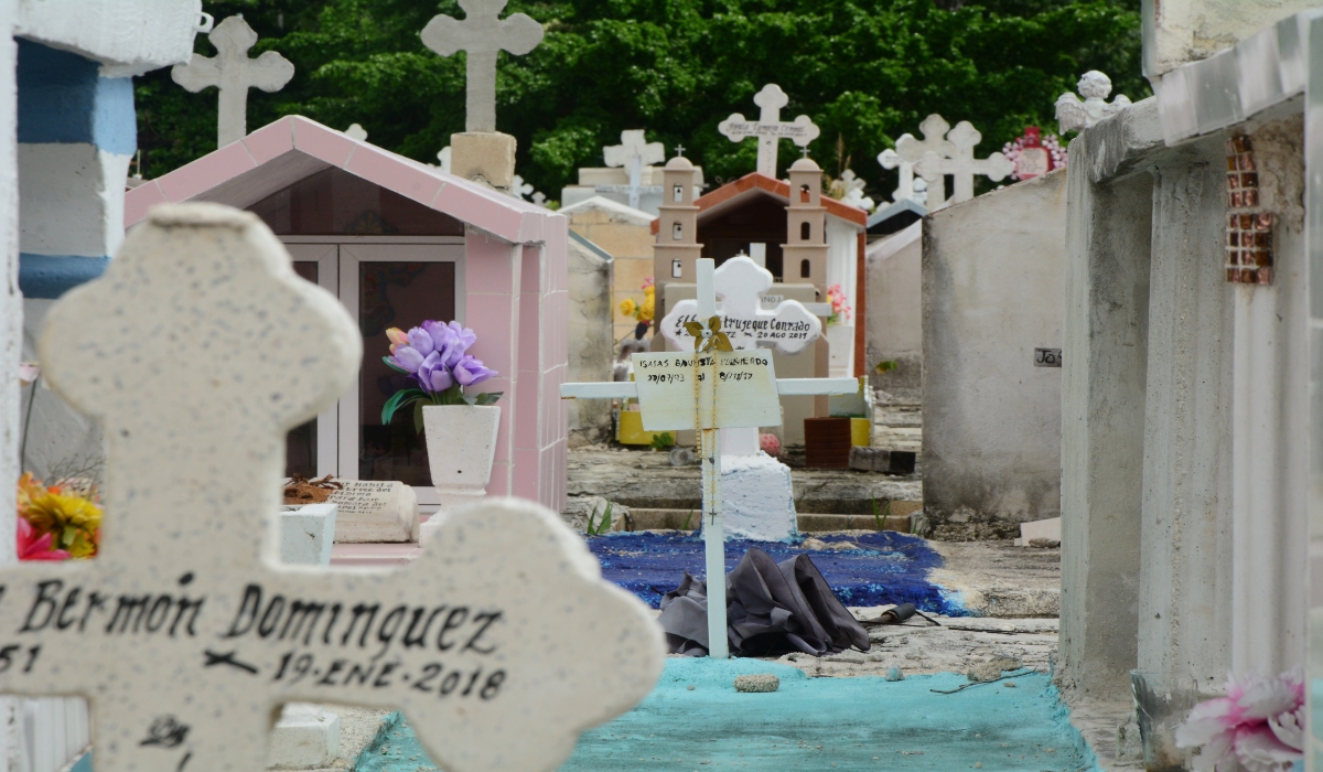 Limitarán acceso a los panteones de Cancún durante el Día de Muertos