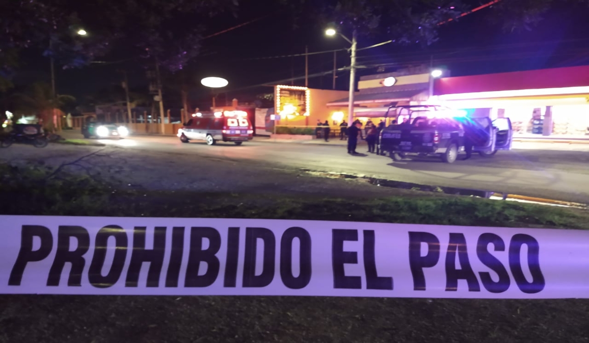 El hombre ejecutado en la Supermanzana 510, iba saliendo del estacionamiento de una tienda de conveniencia. Foto: Por Esto!