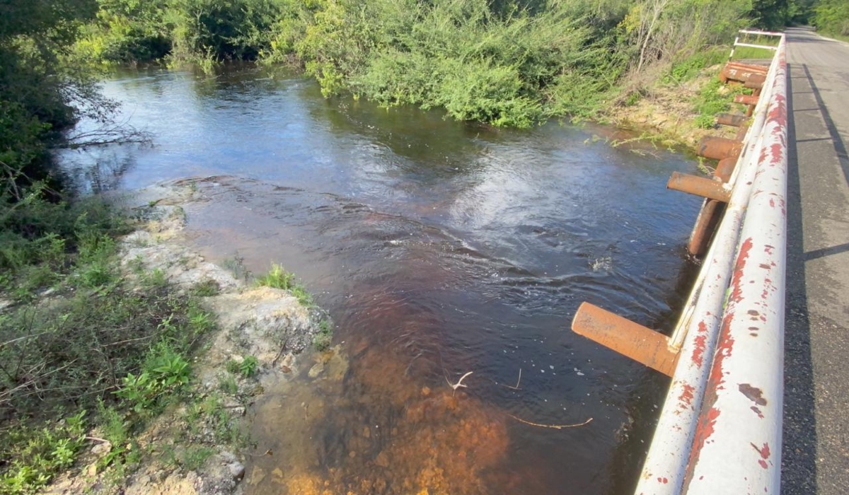 El incremento del nivel del agua es monitoreado de manera constante. Foto: Justino Xiu Chan.