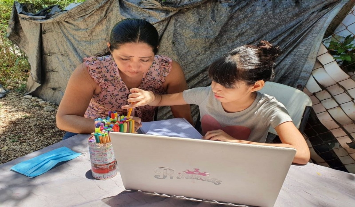 Denuncian que aplicaron los descuentos a pesar de que laboraron una semana de agosto y el 16 de septiembre. Foto: Eric Castillo.