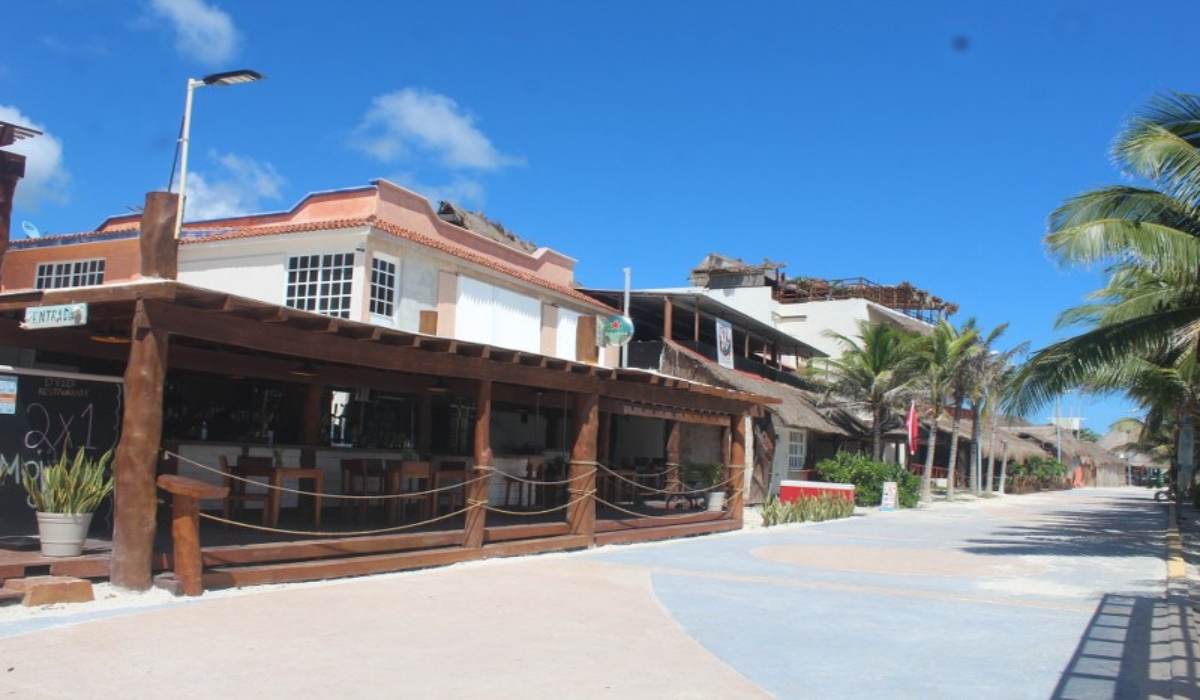 Durante los últimos ocho meses los empresarios de Mahahual no han tenido ingresos. Foto: Manuel Collí.