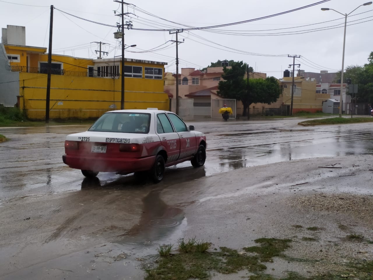 Lluvias golpean economía de taxistas en Ciudad del Carmen