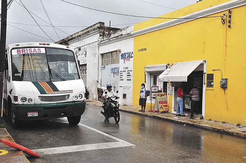 Los establecimientos indicaron estar acostumbrados a abrir de 10 de la mañana a 10 de la noche. Foto: Víctor Gijón