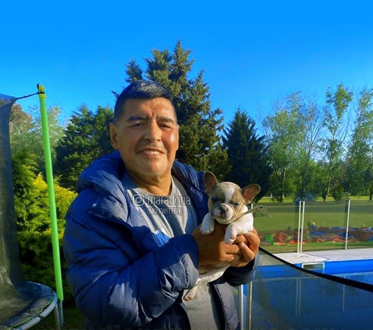 Maradona se somete a prueba para descartar COVID-19