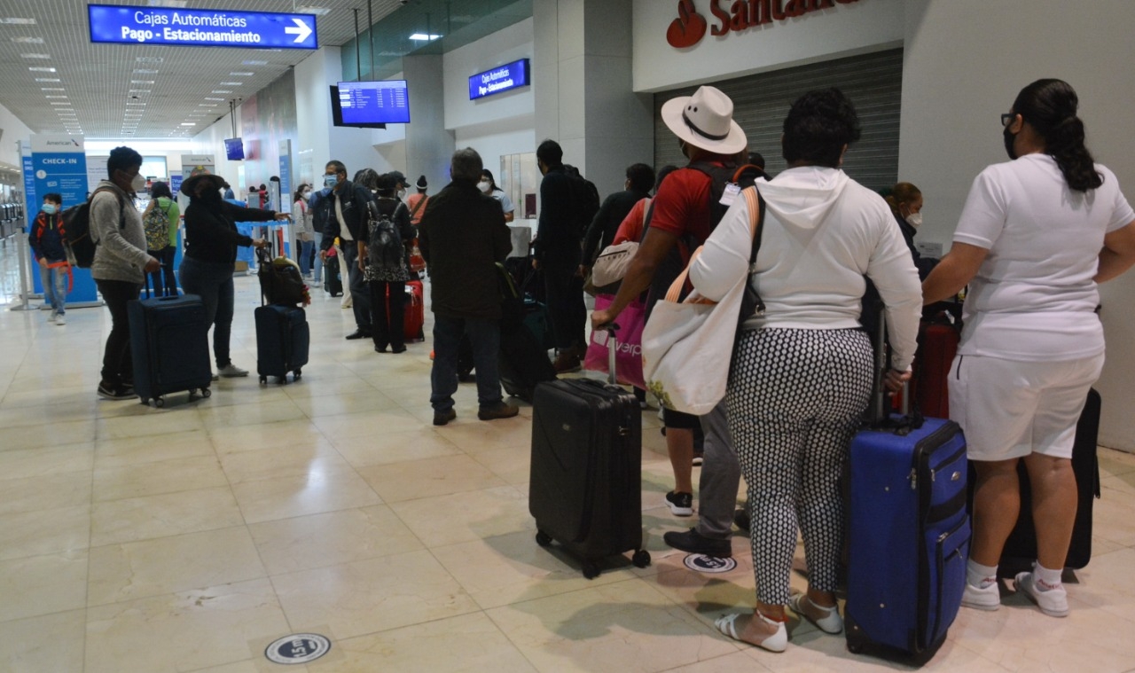 Para hoy se tienen programado 51 operaciones entre vuelos de carga y comerciales. Foto: Elena Gómez