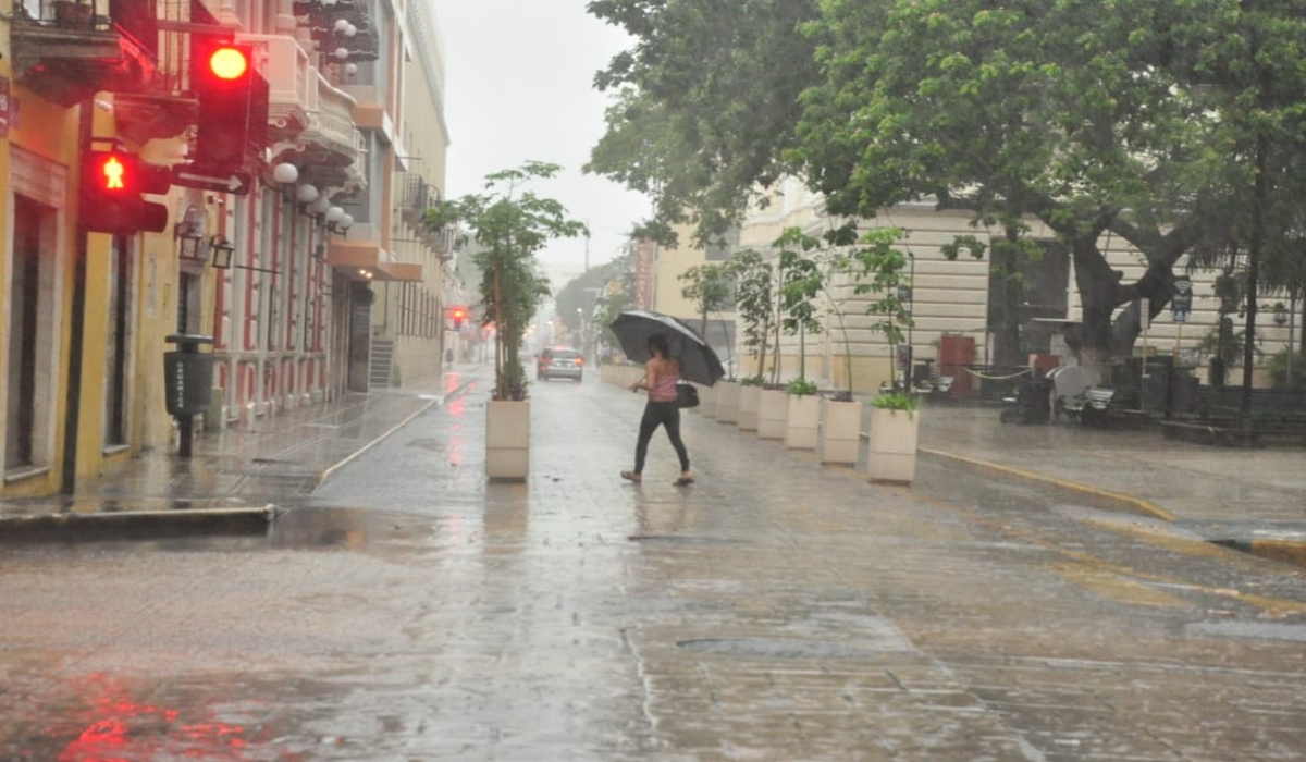 Se espera que las lluvias continúen fuertes durante este martes en Mérida