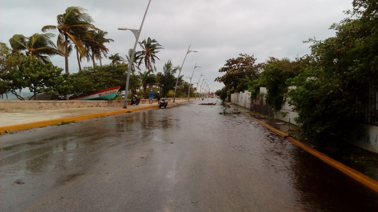 Daños menores en Isla Mujeres por el paso de Delta