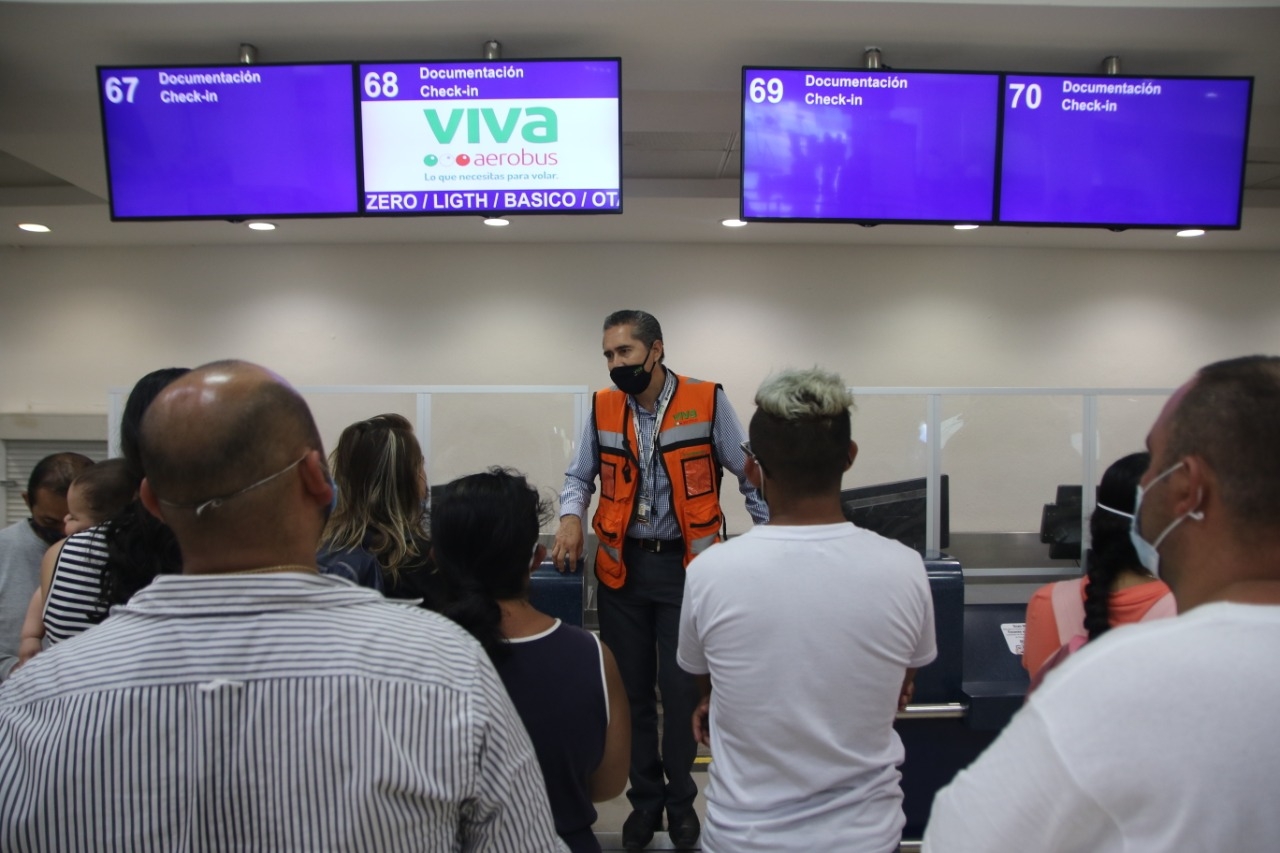 Reactivan el Aeropuerto Internacional de Cancún; más de 400 turistas varados podrán viajar