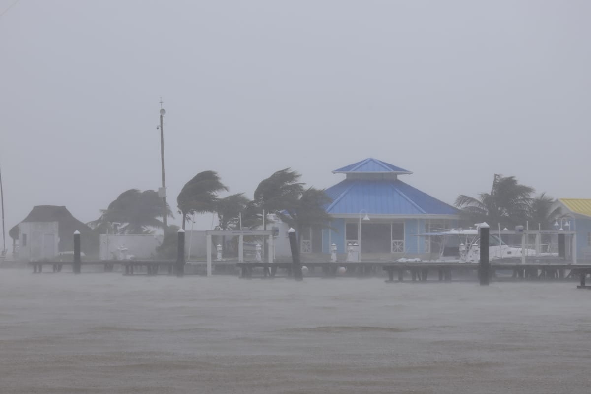 Se espera lluvias fuertes en Campeche, así como olas de hasta tres metros de altura. Foto: Por Esto