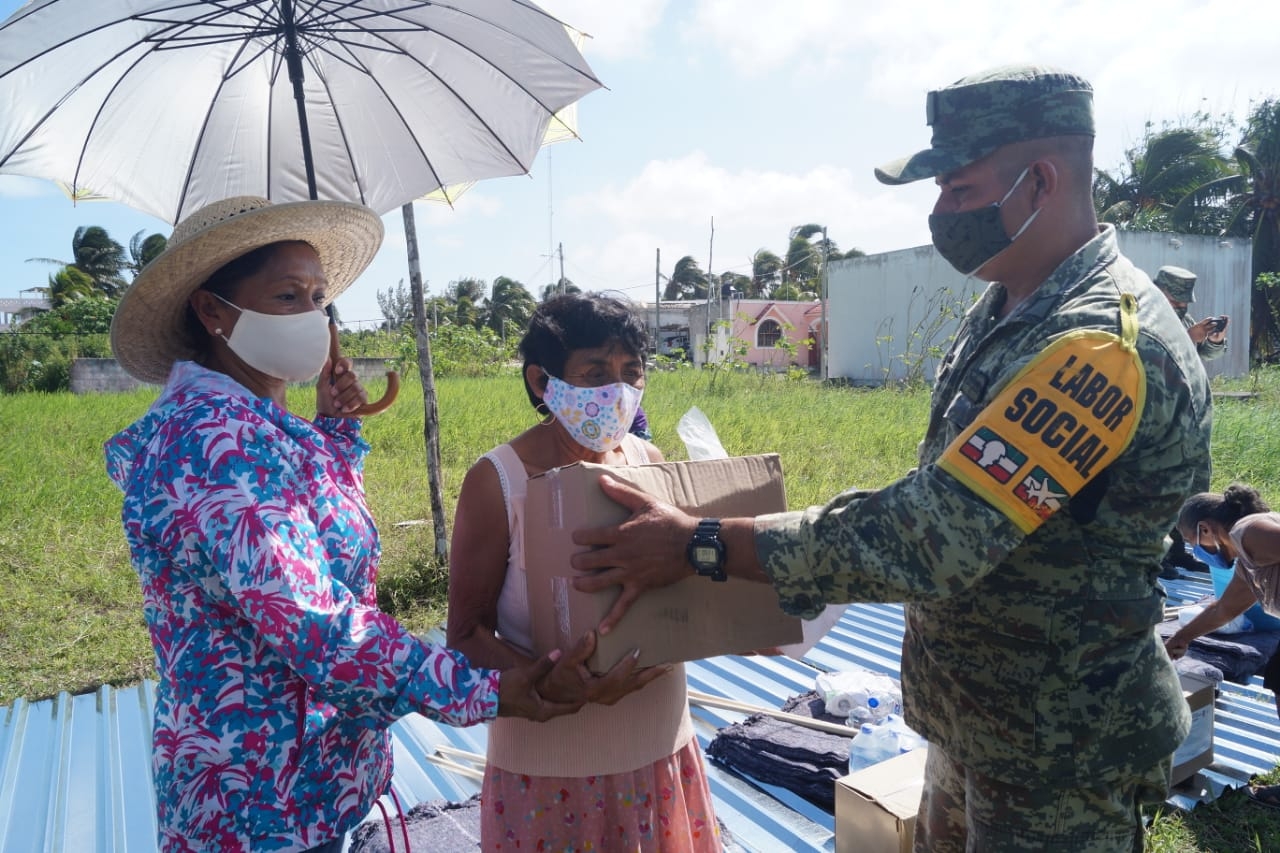 Personal militar llevó a cabo la distribución de insumos del Fondo Nacional de Desastres. Foto: Especial