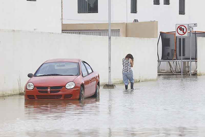 Piden indemnización vecinos de Las Américas tras inundaciones