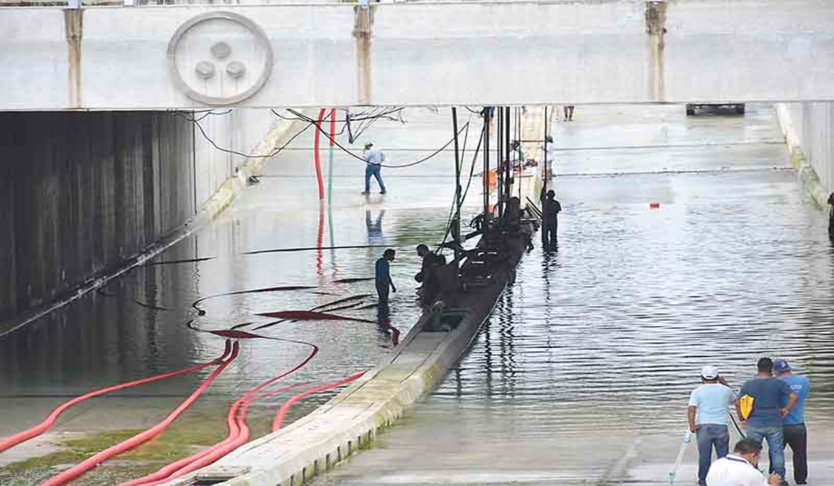 Paso Deprimido de Mérida continúa acumulando agua